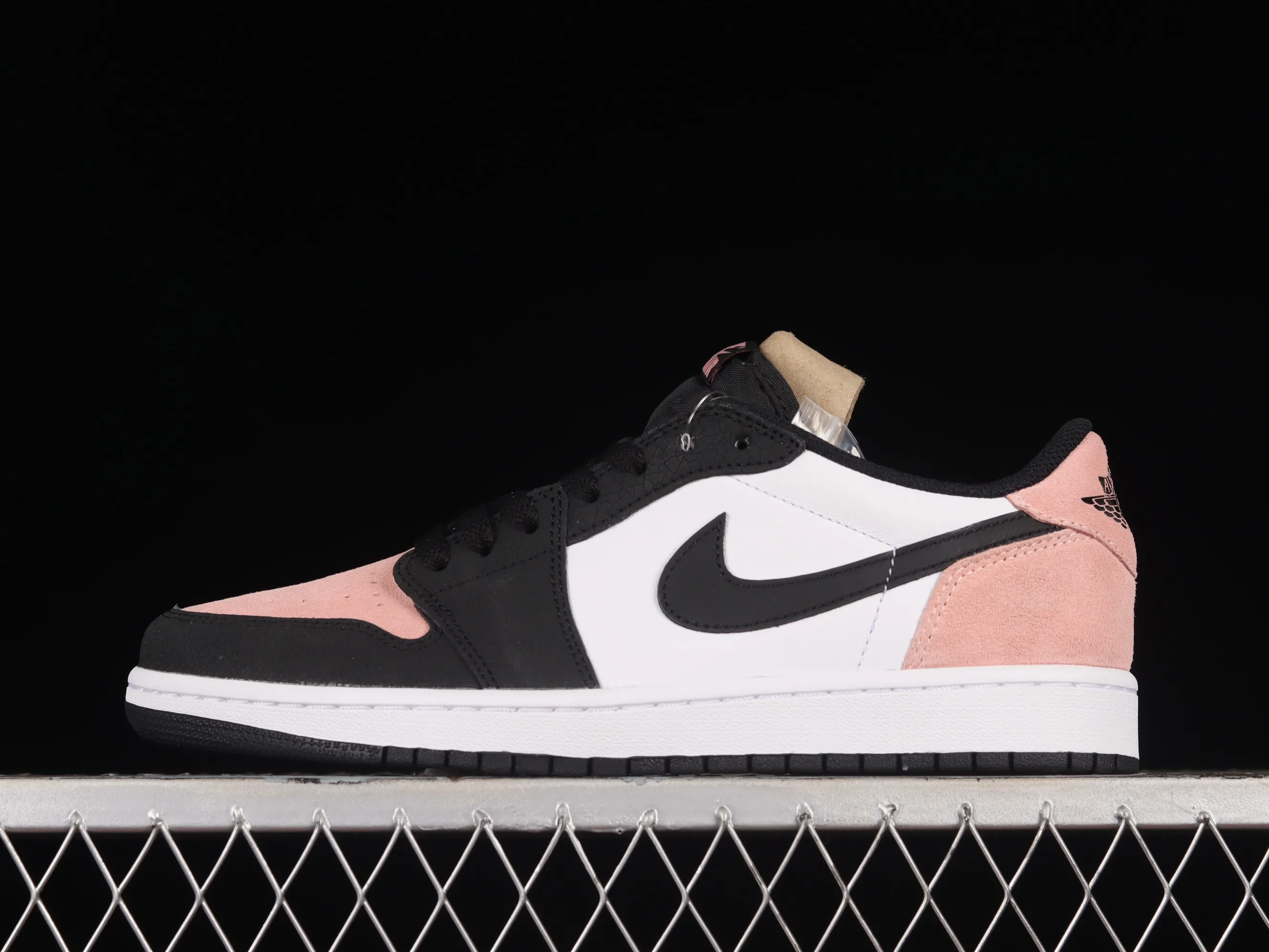 All categories Air Jordan Jordan series basketball shoes Air Jordan 1 Low pure original version Air Jordan 1 Low OG "Bleached Coral" AJ1 Joe 1 black pink toe full head layer low-top basketball shoes CZ0790-061